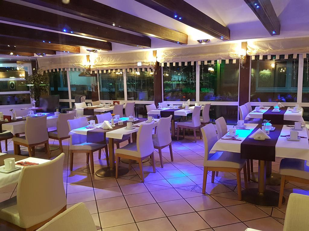 Fergana Uebersee Hotel Бремерхавен Екстериор снимка